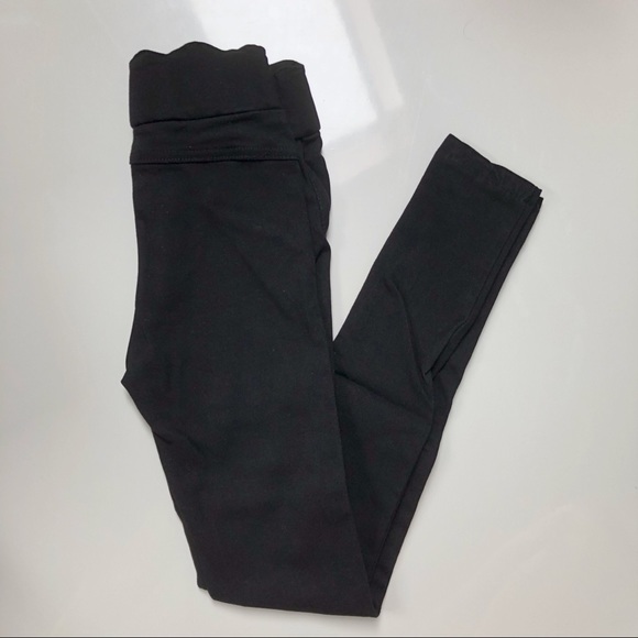 Black high rise scallop waist pants - Picture 2 of 4
